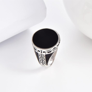 bague ronde à émail noir