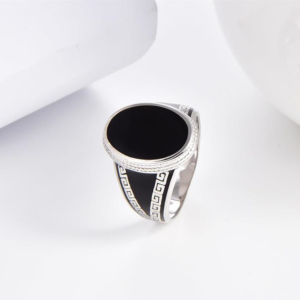 bague ovale à motif romain