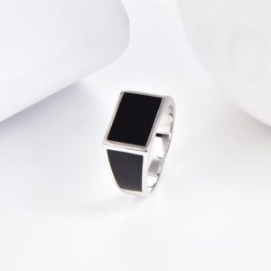 bague rectangulaire à émail noir