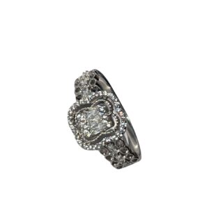 bague avec fleur violet