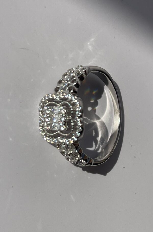 bague avec fleur violet